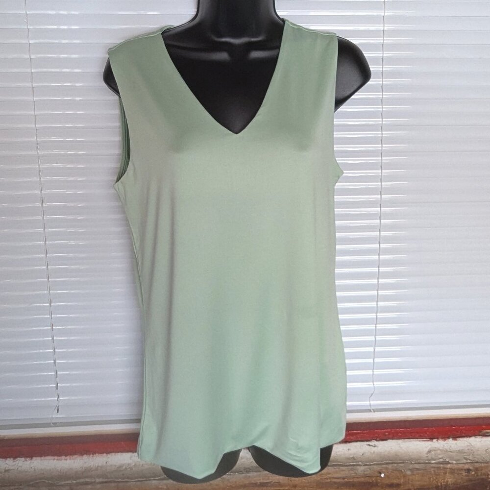 V-neck sleeveless blouse tank top light green medium GUC